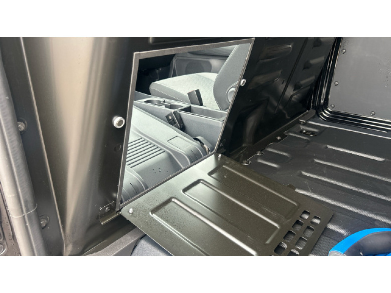 Ford Transit Courier E-Transit Courier 100kW 43kWh Limited Van Auto